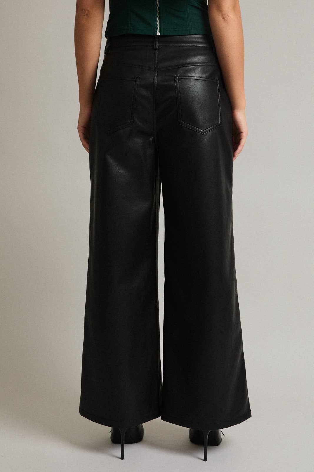 HIGH WAIST FAUX LEATHER PANTS