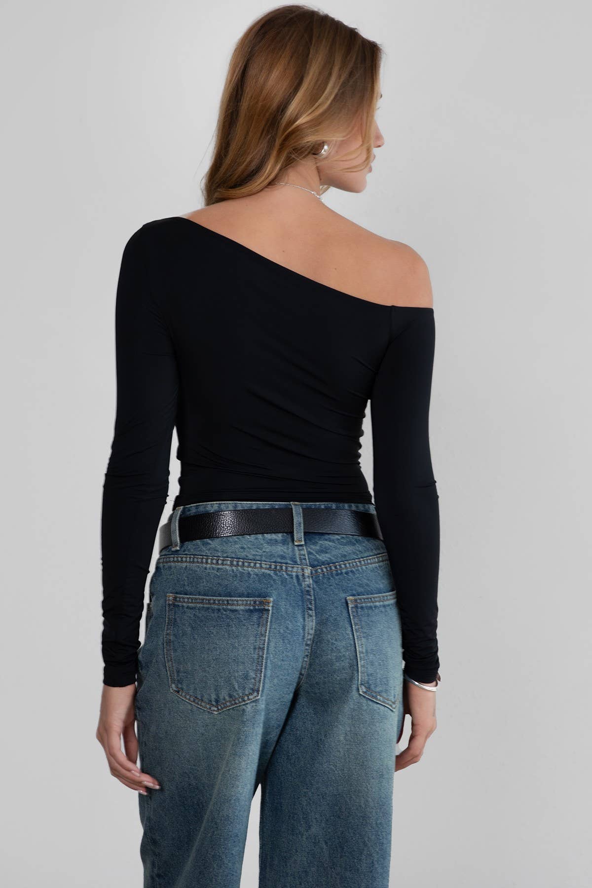 One-Shoulder Assymetrical Neckline Long-Sleeve Top