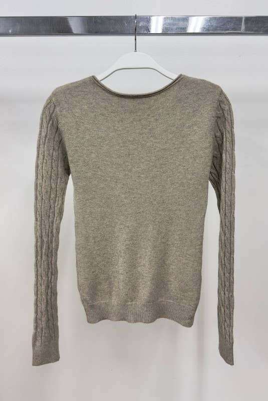 CABLE KNIT TOP